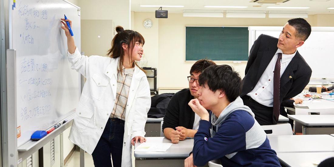 学生たちとの熱い議論 化学反応で地元に活力を 奉仕活動 ライオン誌日本語版ウェブマガジン