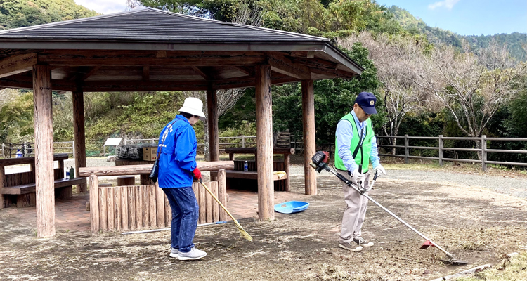 大島ダム周辺の清掃活動