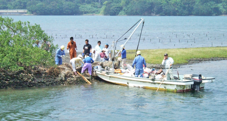 海岸の環境を守る活動で国交大臣から表彰