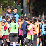 Jリーガーが指導する小学生向けサッカー教室