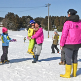 養護施設との雪まつりで経験と触れ合いを